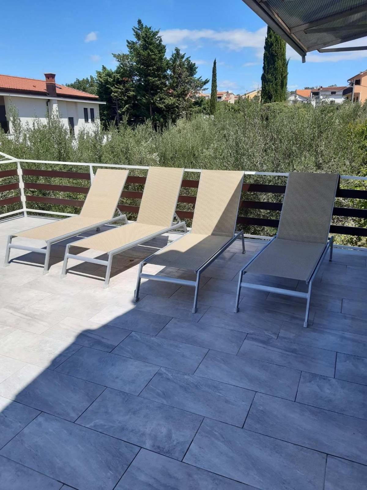 Apartments Mare Malinska Exterior photo