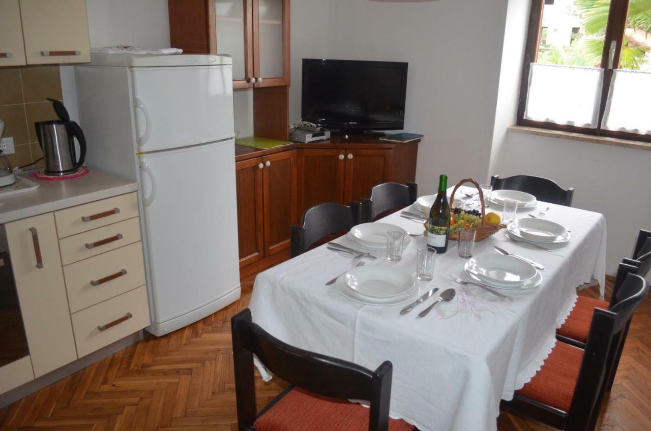 Apartments Mare Malinska Exterior photo