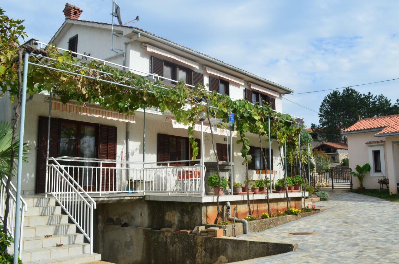 Apartments Mare Malinska Exterior photo