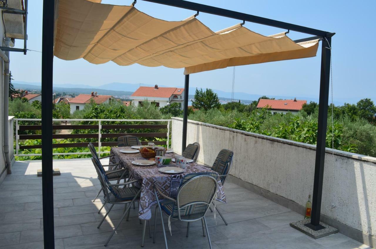 Apartments Mare Malinska Exterior photo